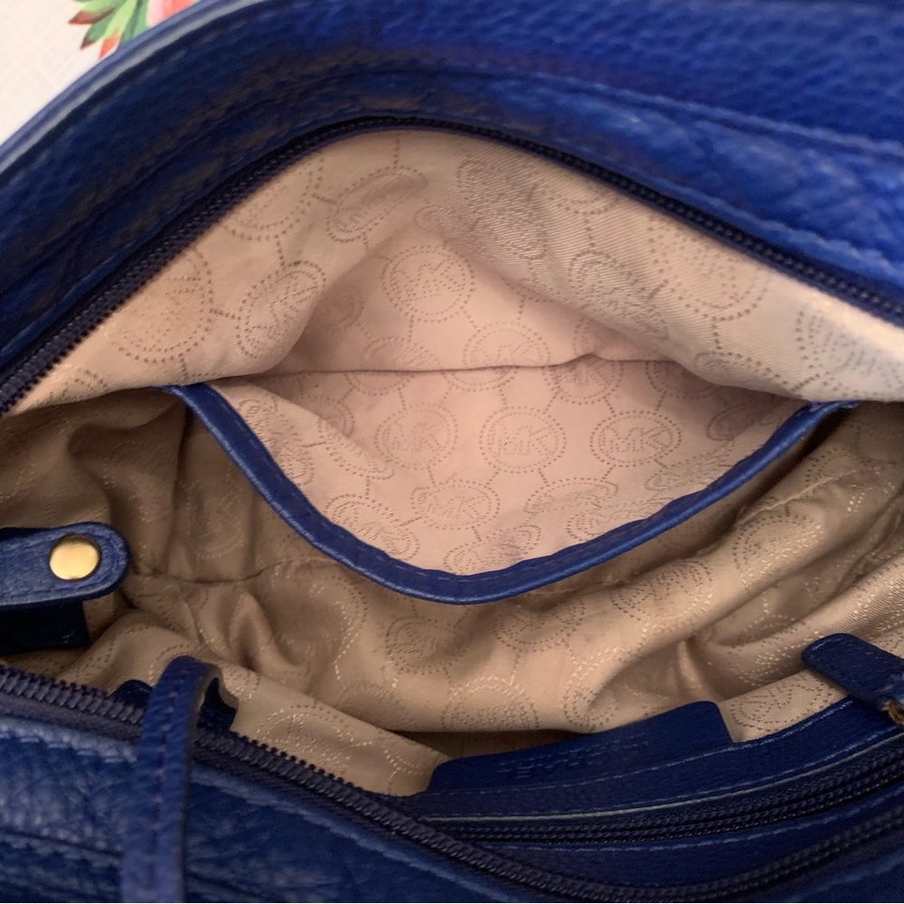 🌟❤️Price Drop❤️🌟Michael Kors Elegant Blue Leather Shoulder Bag - Picture 12 of 15